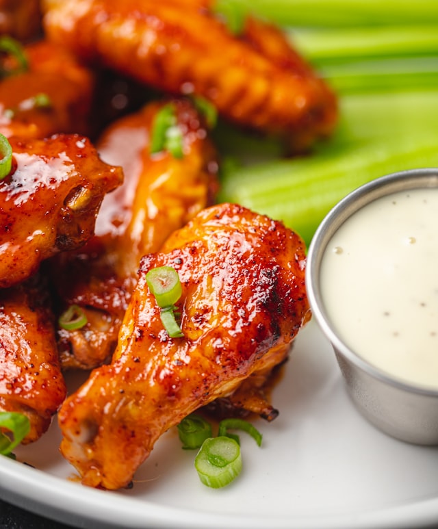 Crispy jumbo smoked wings with blue cheese dip